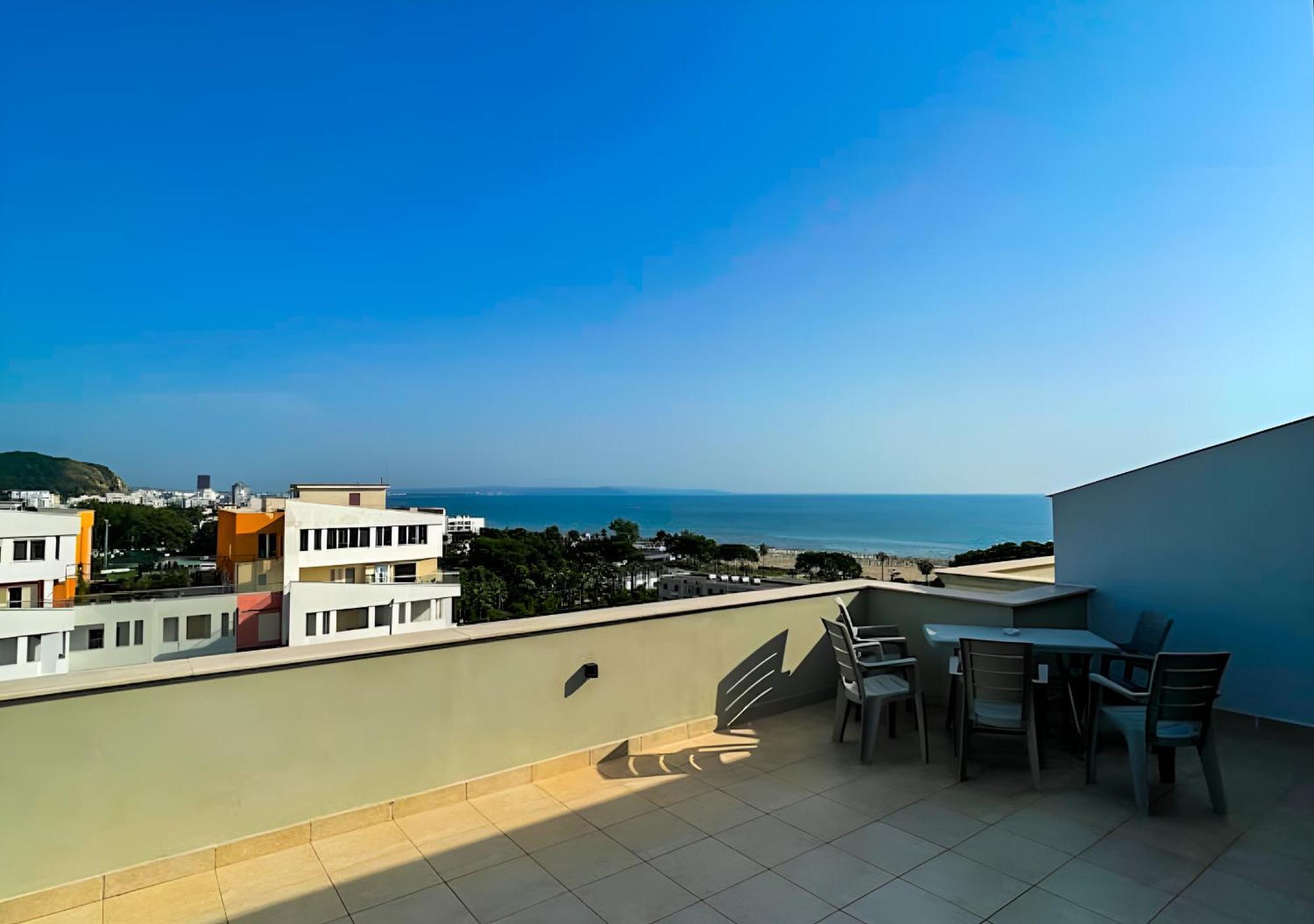 Yellow Building Durrës Exterior foto